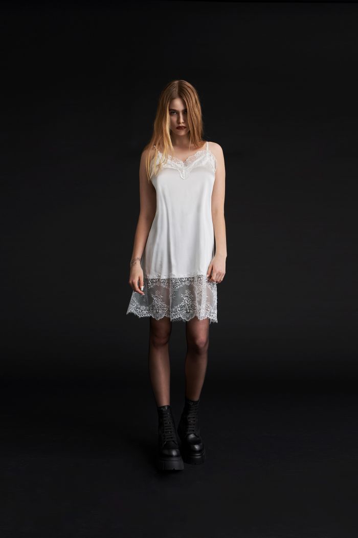ROOM-DRESS BONNY