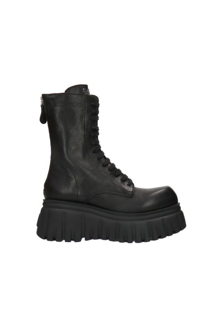 LONDON BOOTS