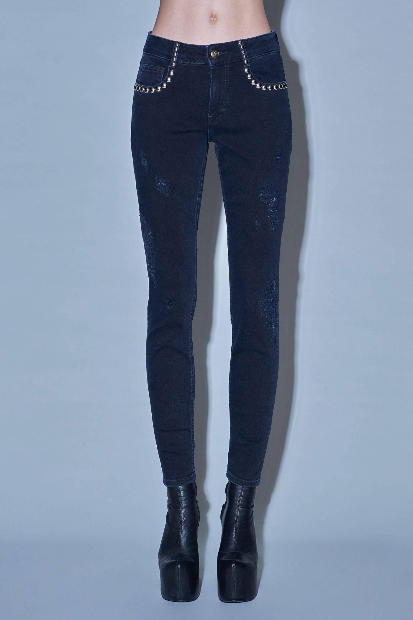 SKINNY JANE STUD